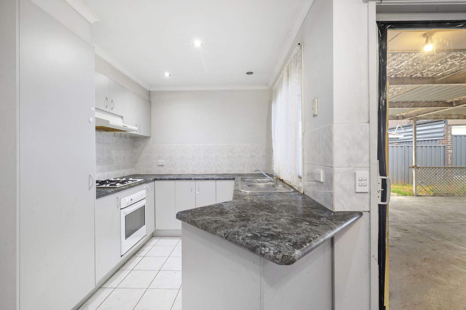 RENOVATE OR RE DEVELOP IN THE THE PARKLANDS ESTATE