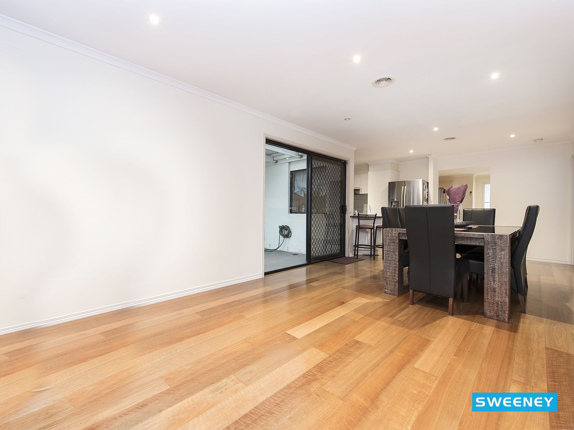 27 O'Donnell Drive, Caroline Springs - Thumbnail 8