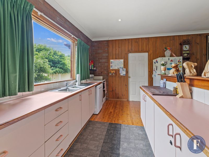 4 Stevenson Street, Boorowa Flemings Property Services