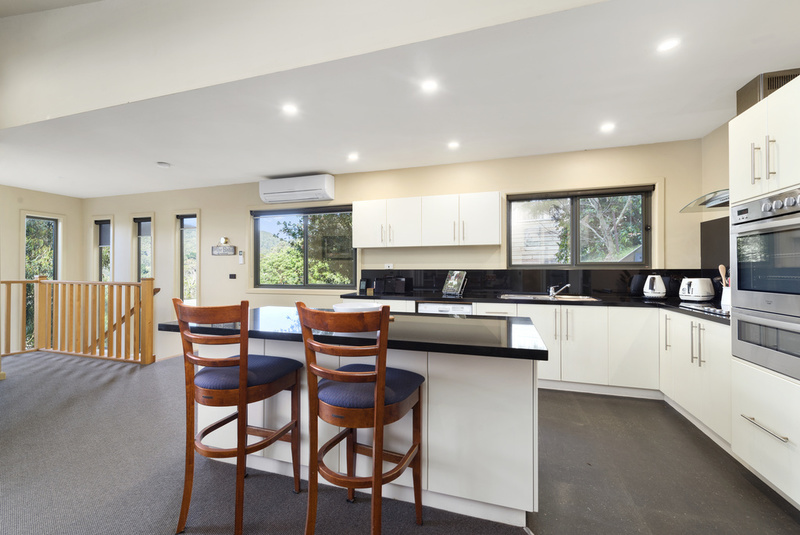 31 Wallace Street, Wye River, VIC, Wye River - Thumbnail 3