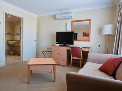 MOTEL FOR SALE - IMMACULATE REGIONAL CORPORATE MOTEL