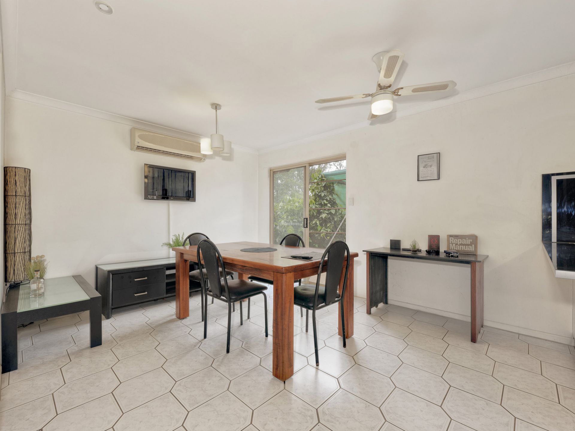 10 Premier Terrace, SOUTH BINGERA Four Walls Realty