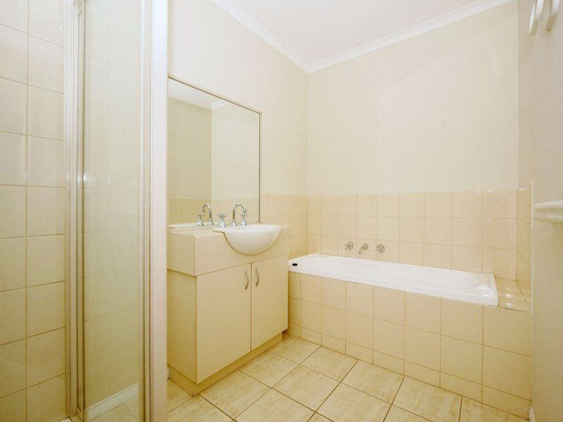 SPACIOUS TOWNHOUSE!