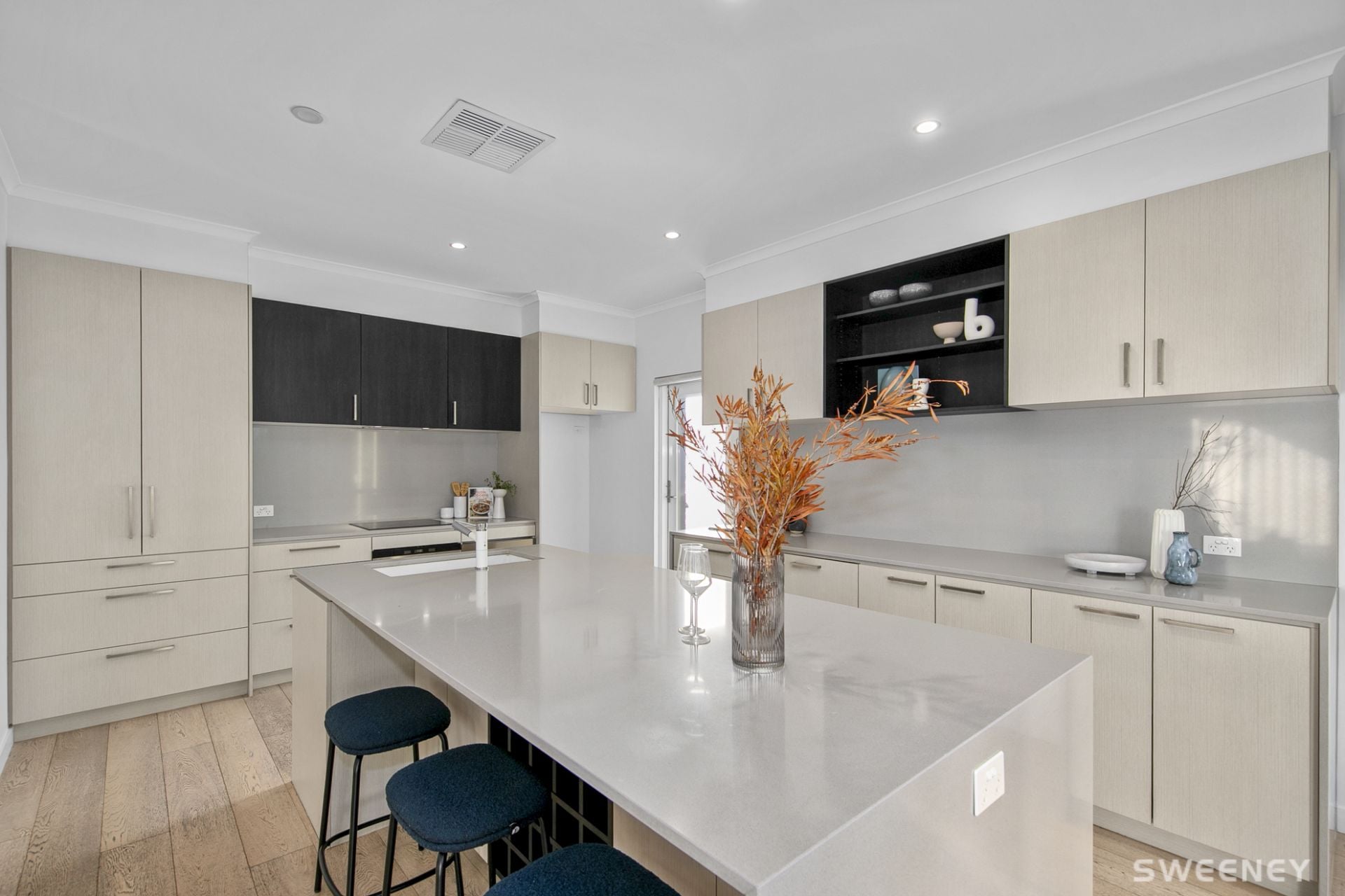 8 Balaclava Avenue, Altona Meadows - Thumbnail 3
