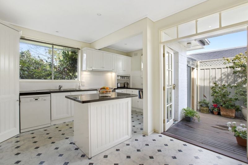 2/9 Grange Road, Kew - Thumbnail 4