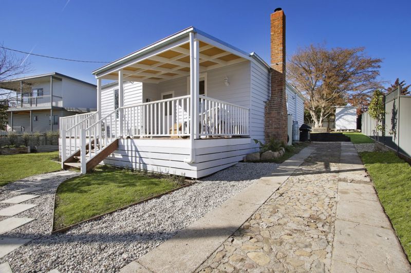 1 John Crescent Beechworth VIC, Beechworth - Thumbnail 5