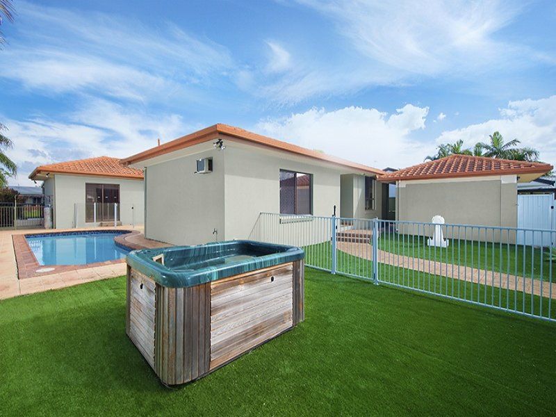 24 Namatjira Court, Broadbeach Waters - Thumbnail 6
