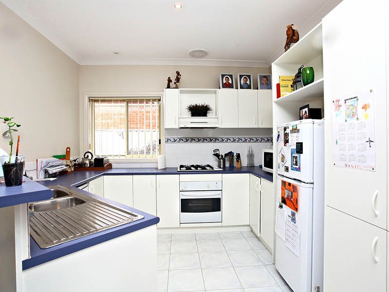 17 Sharrock Close, Caroline Springs - Thumbnail 3