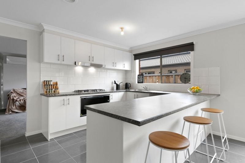 22 Meadowlea Cresent, Pakenham - Thumbnail 2