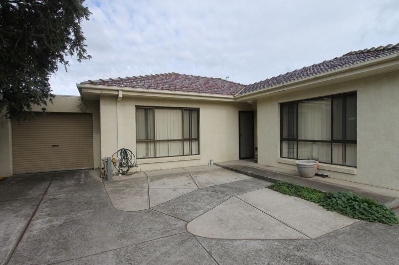 2/79 Derrick Street, Lalor