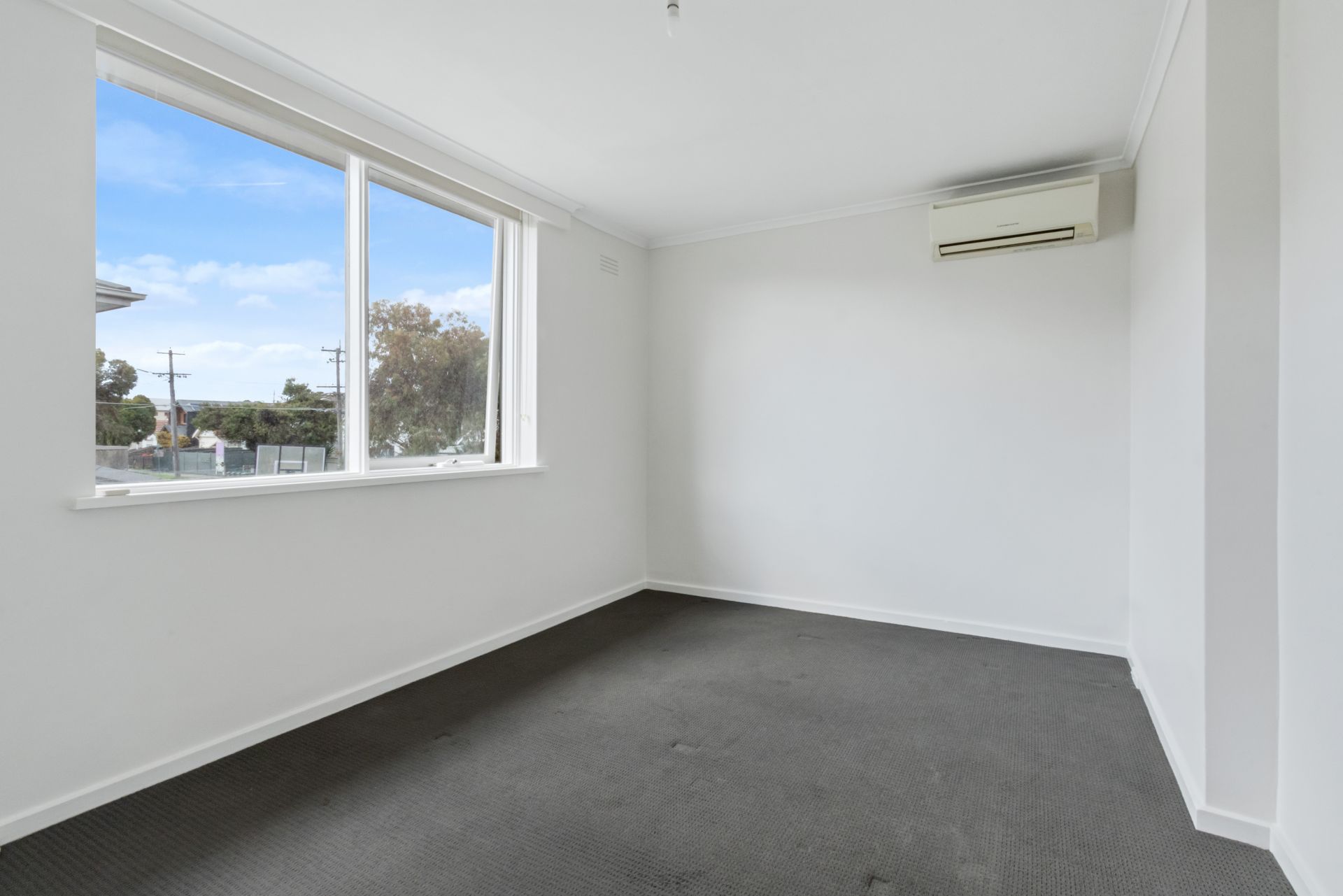 Spacious Apartment in Envious Position!