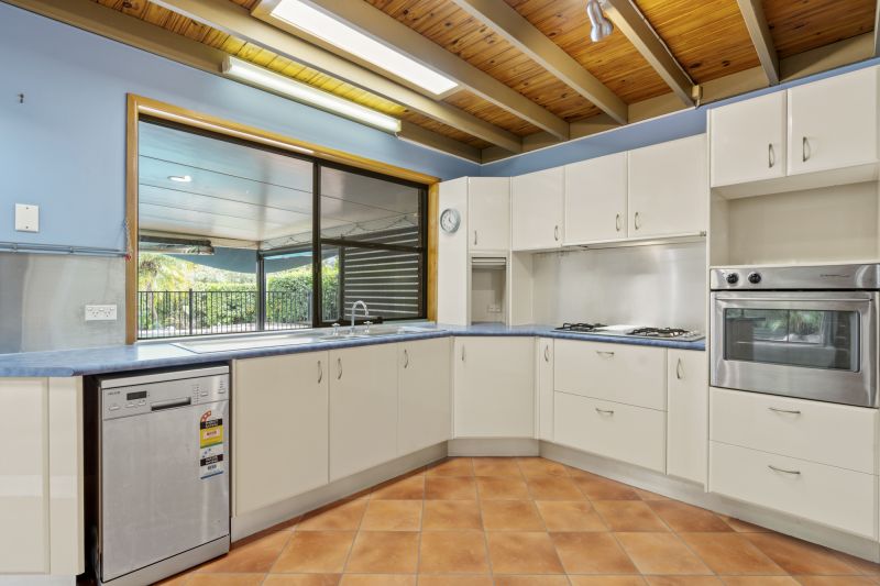 9 Karawatha Drive, Mountain Creek