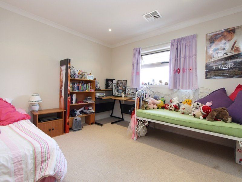8 Bonvue Rd Rostrevor 5073