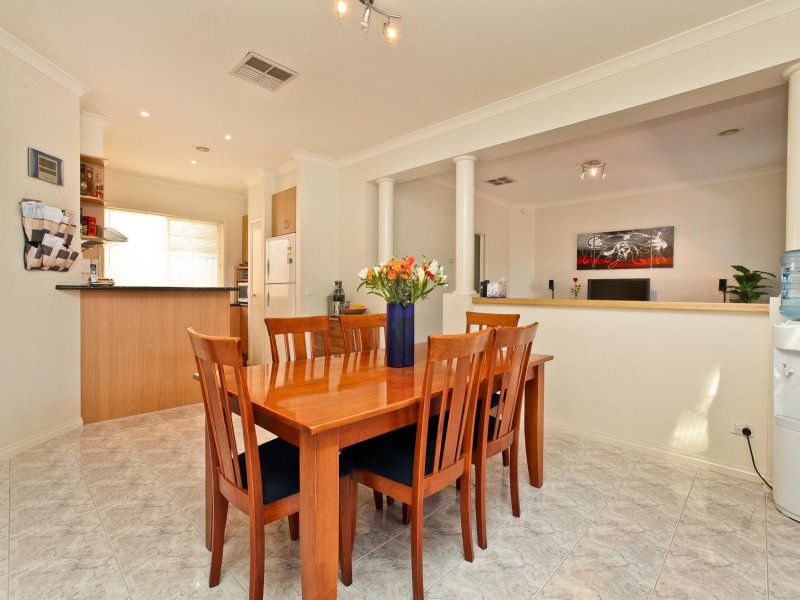 87 Springlake Avenue, Caroline Springs - Thumbnail 4