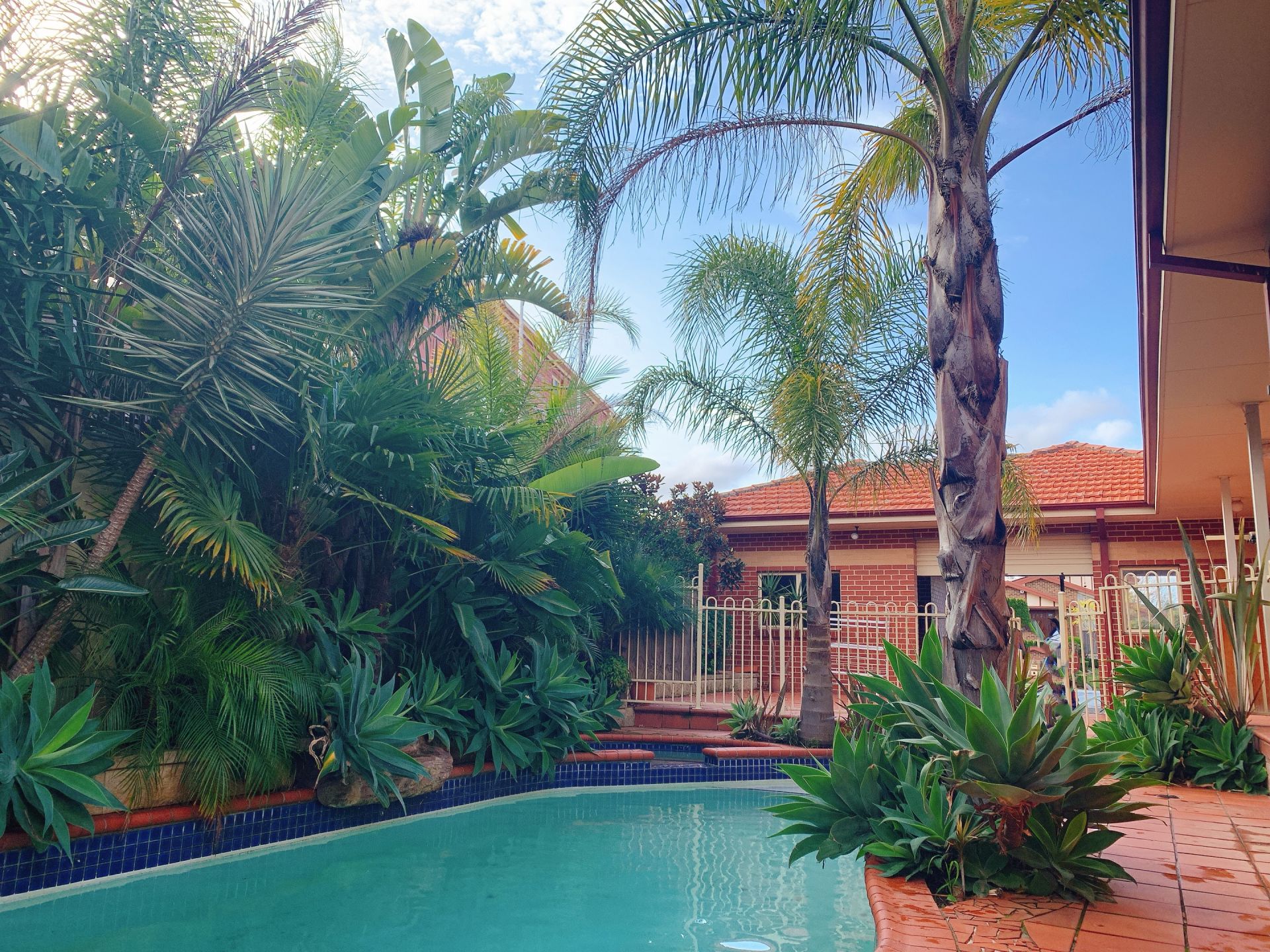 GRAND, GREAT AND A POOL!