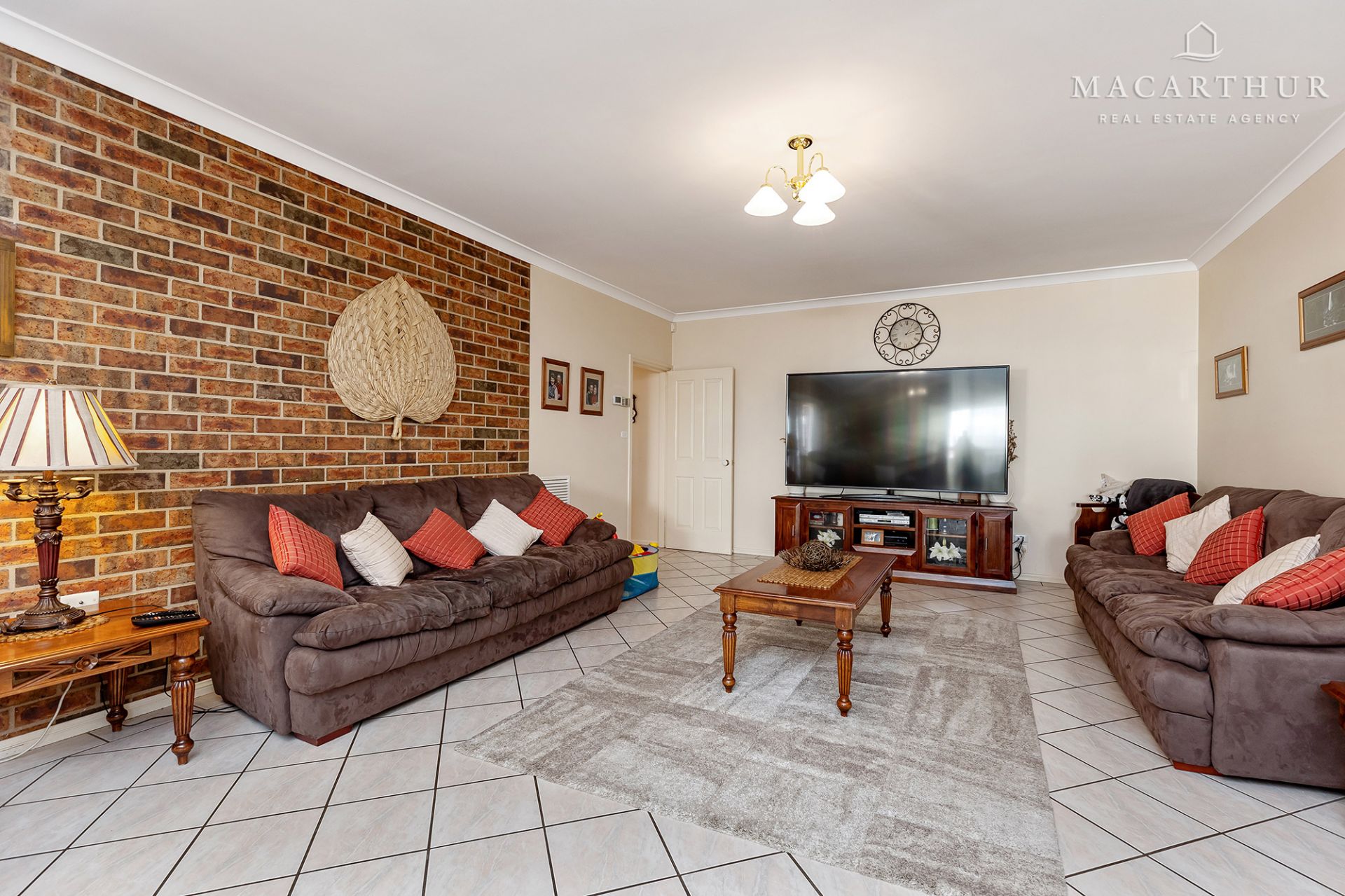 21 Kansas Drive, Tolland Macarthur Real Estate Agency