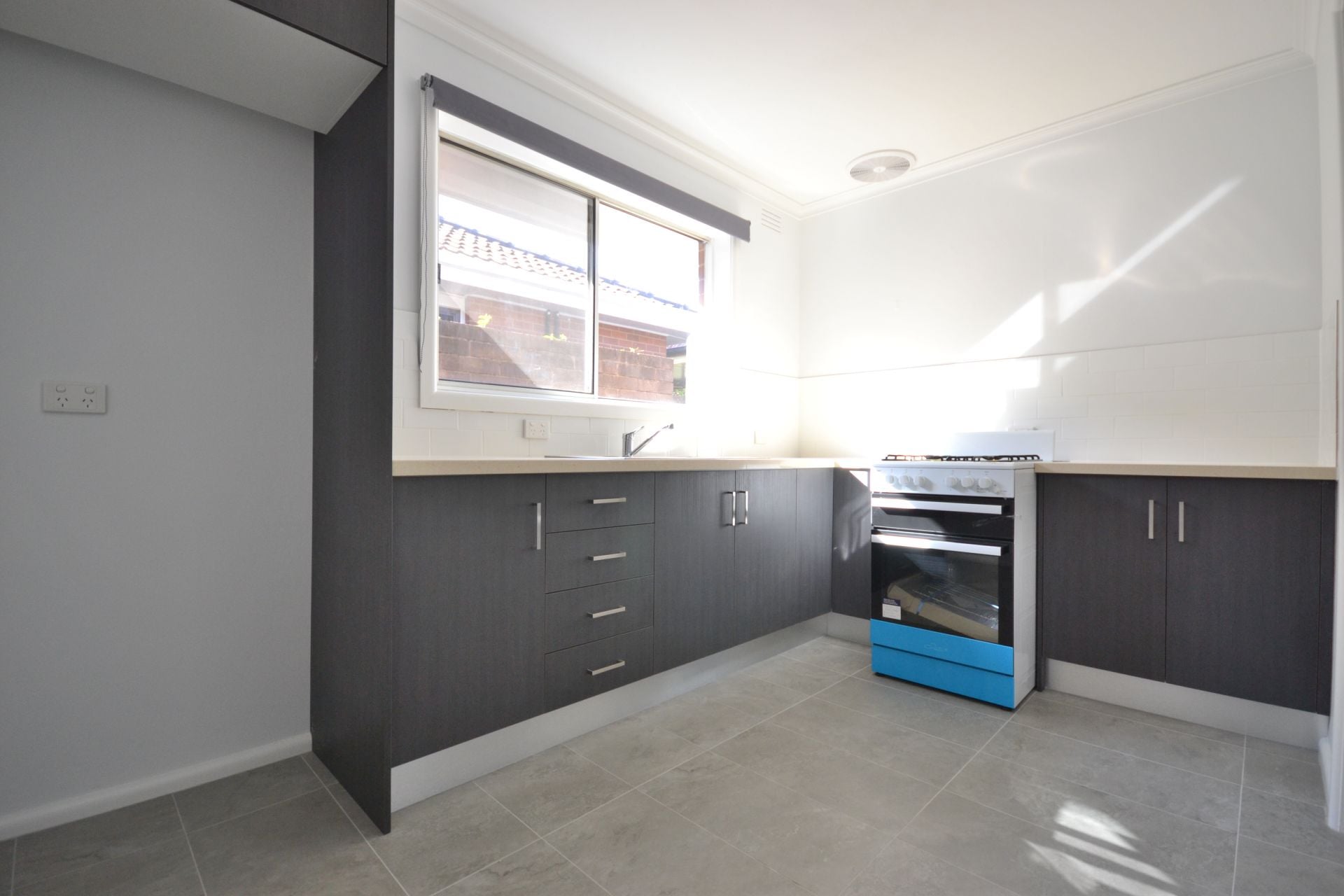 FULLY RENOVATED & IN A FABULOUS LOCATION!