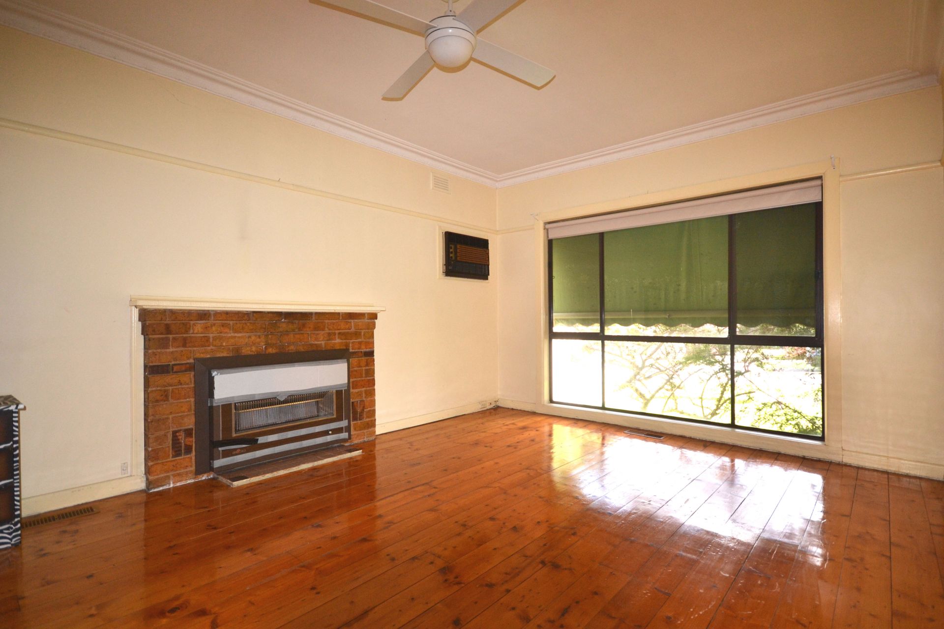 LARGE PLACE TO CALL HOME WITH AN ABUNDANCE OF SPACE!
