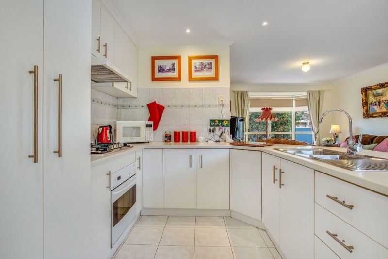 7 Park Parade, Altona - Thumbnail 2