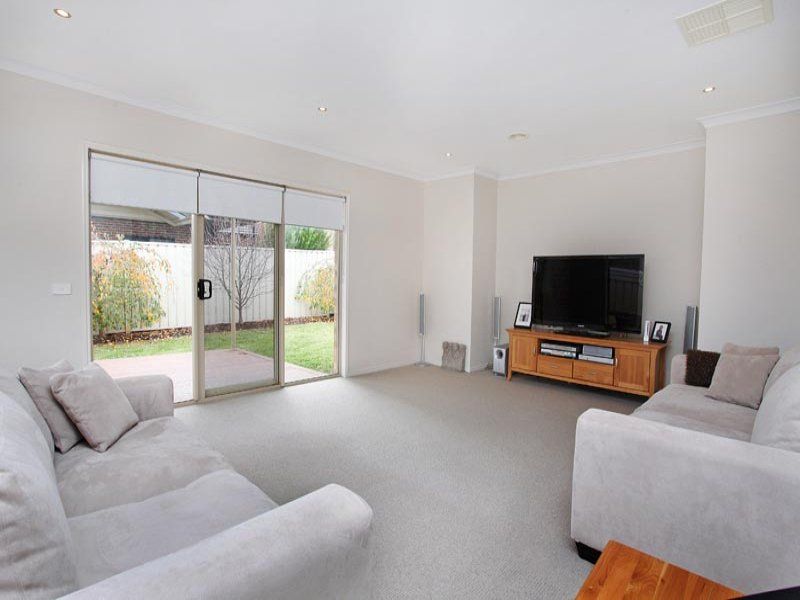 33 Barrington Circuit, Caroline Springs - Thumbnail 6