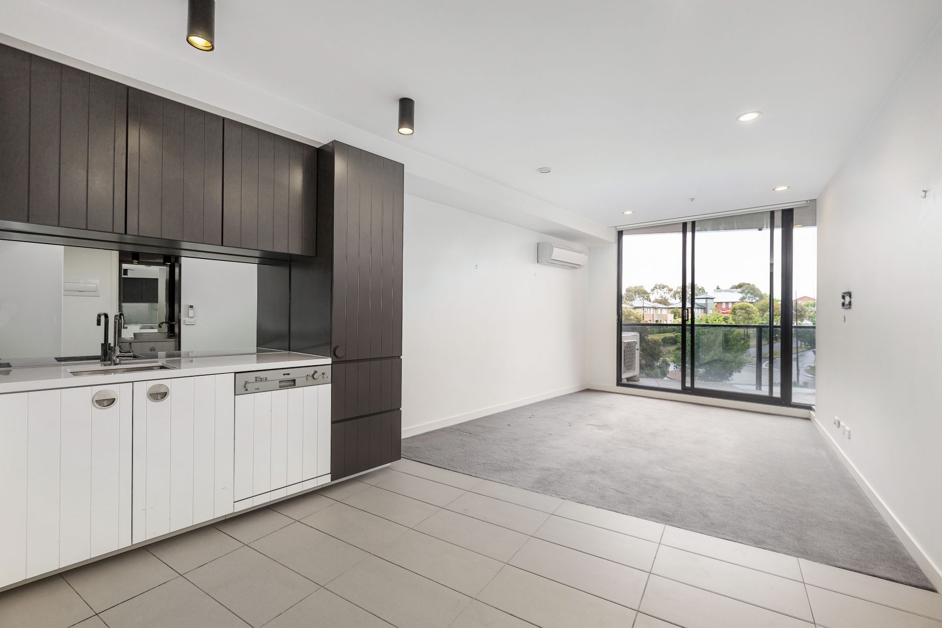 218/45 Edgewater Boulevard, Maribyrnong - Thumbnail 3