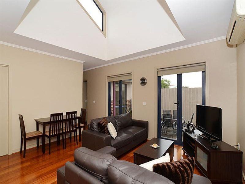 3/102 McMahon Road, Reservoir
