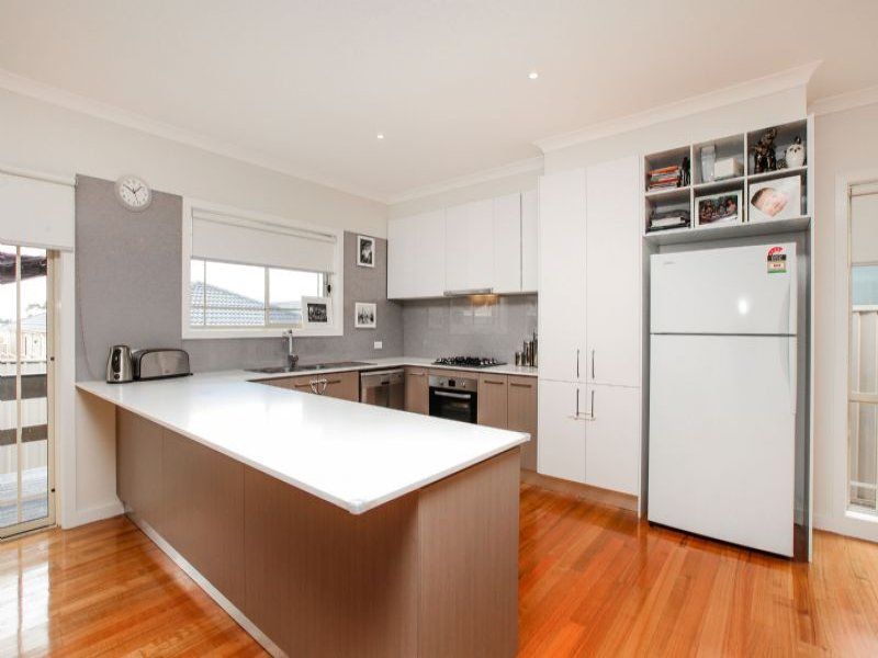 11 Forest Glade Way, Caroline Springs - Thumbnail 6