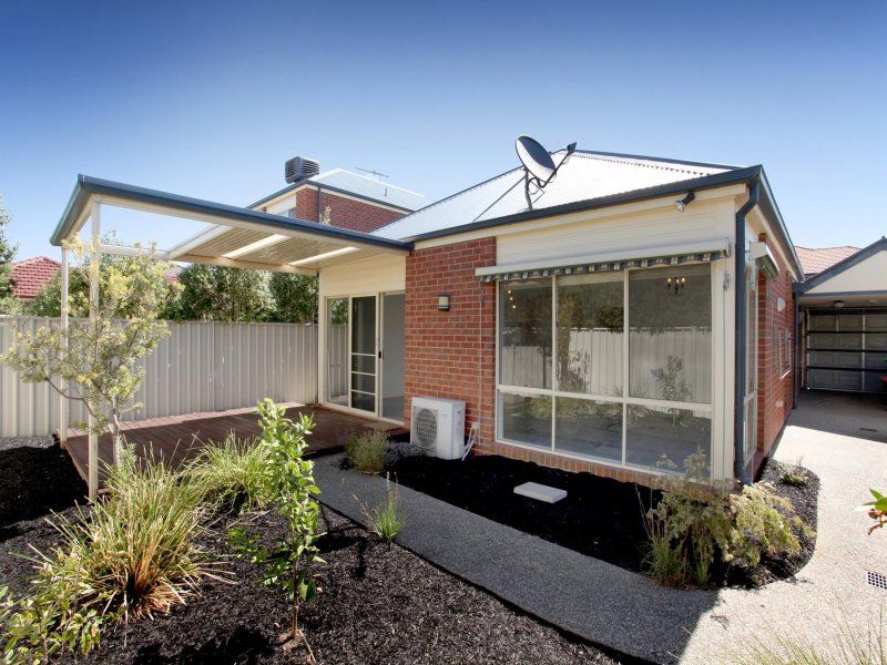 2 Risley Close, Caroline Springs - Thumbnail 8