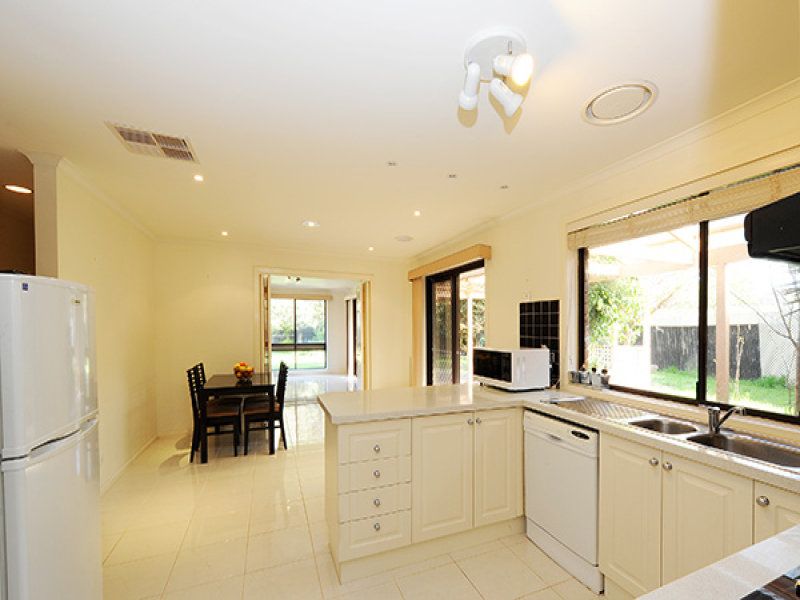 8 Kamona Court, Altona Meadows - Thumbnail 3