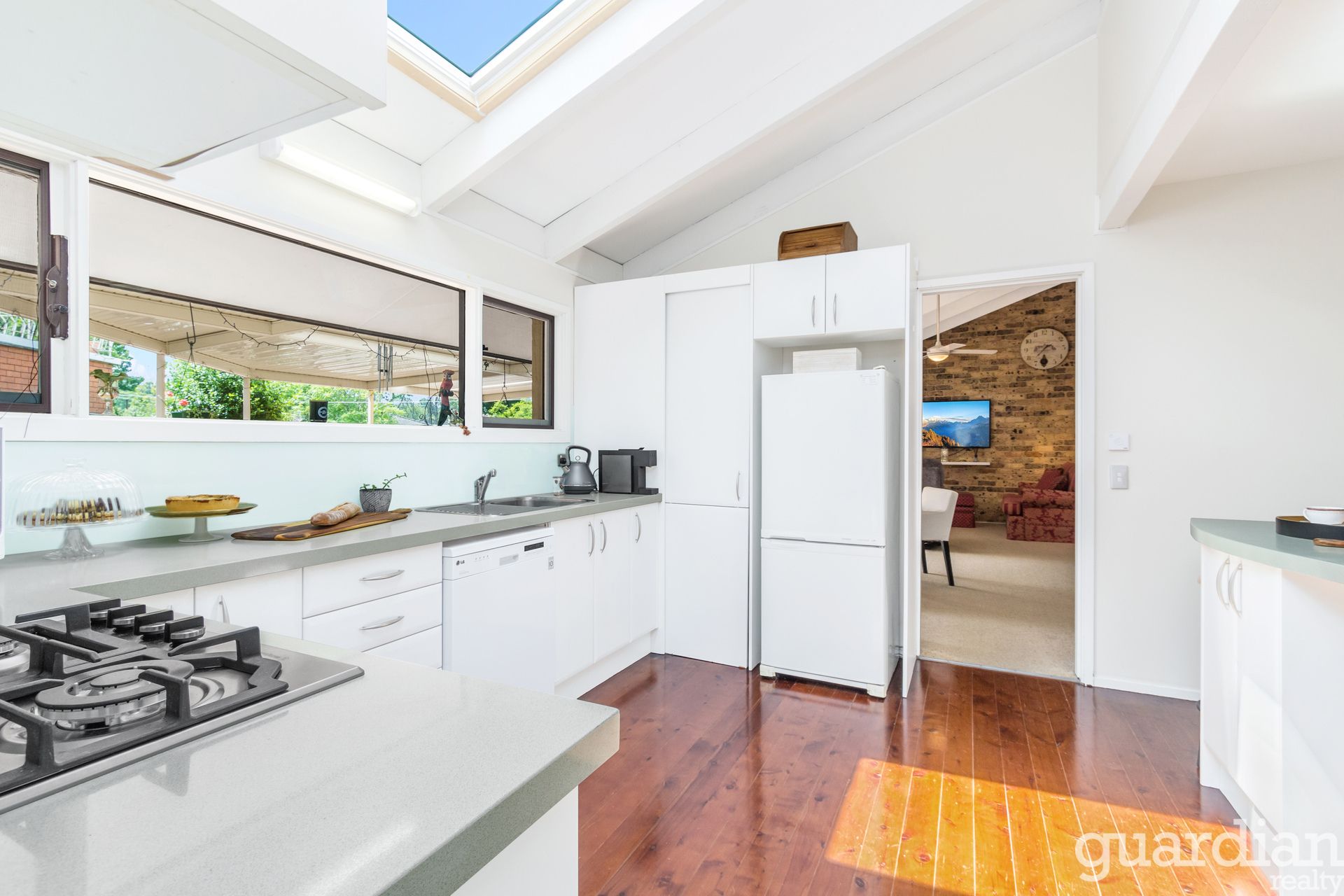 26 Chalet Road Kellyville NSW, Kellyville - Thumbnail 2
