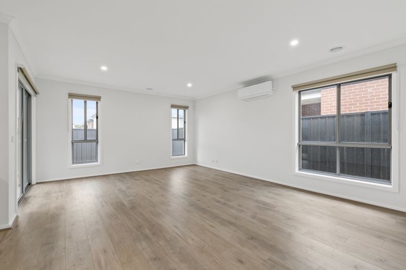 43 Bluebottle Parade, Rockbank