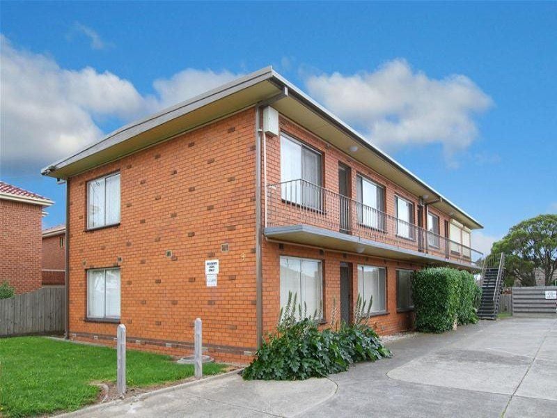 3/9 Macartney Street, Reservoir