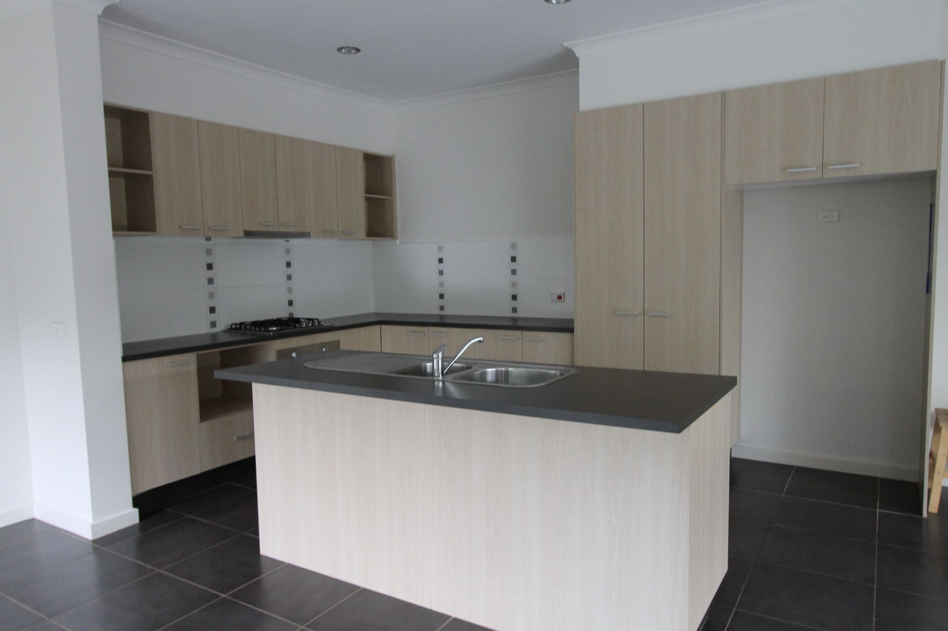 Spacious Family Living – Walking distance to local schools & shops!