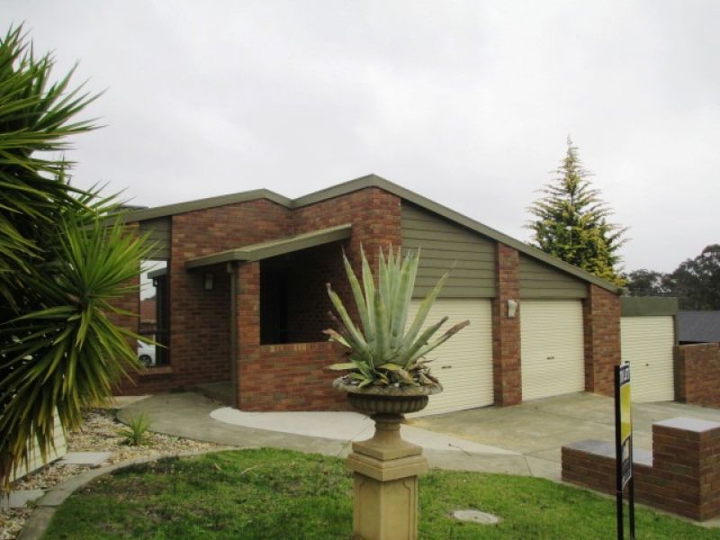 16 Golden Glade, Strathdale DCK Real Estate