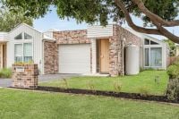 4 Barnett Avenue, Carrum Downs VIC