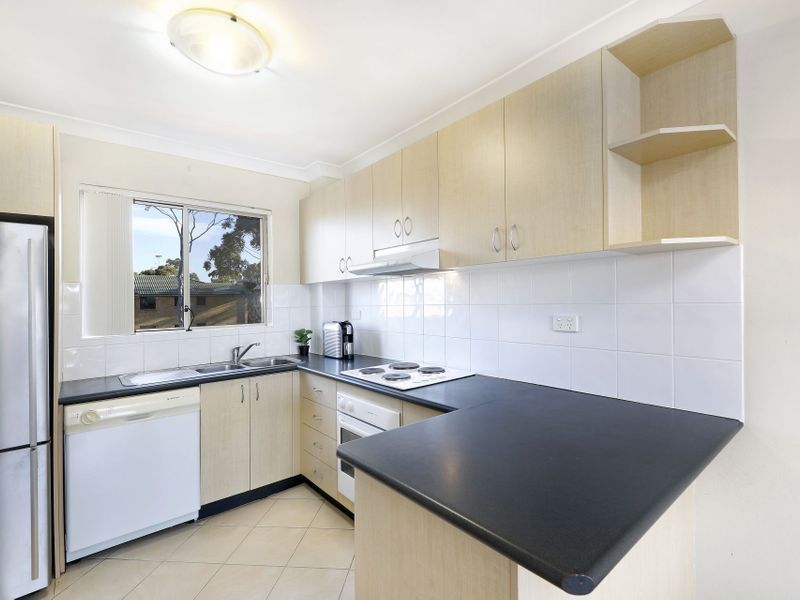 5/6 Preston Avenue, ENGADINE, Engadine - Thumbnail 3