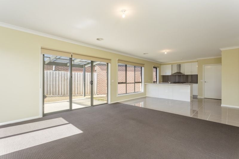 2 Shelburn Way Ocean Grove VIC, Ocean Grove - Thumbnail 4