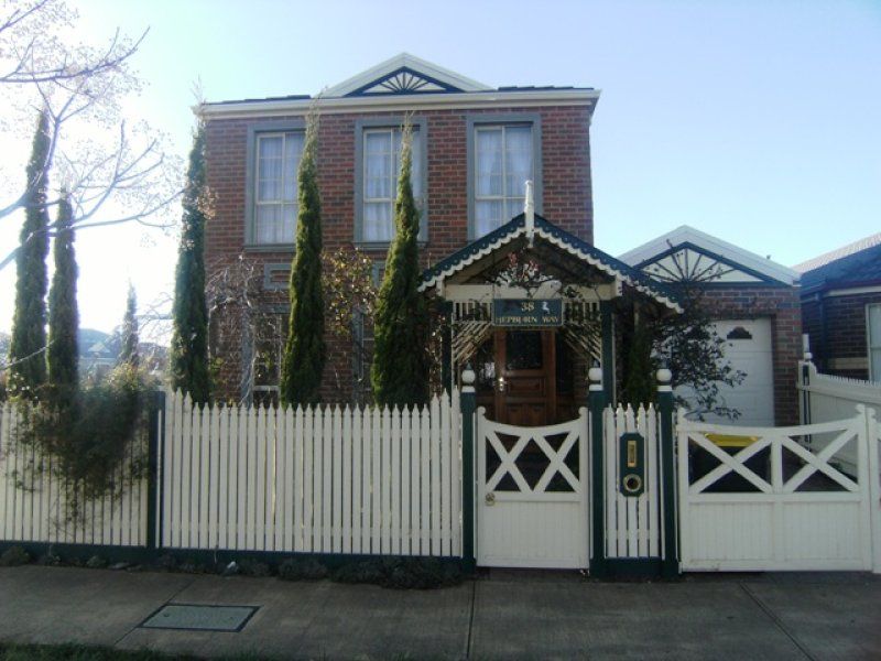 38 Hepburn Way, Caroline Springs - Thumbnail 2