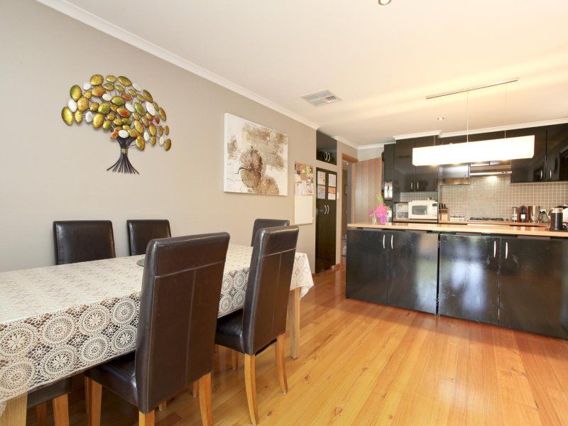 3 Dodd Lane, Caroline Springs - Thumbnail 4