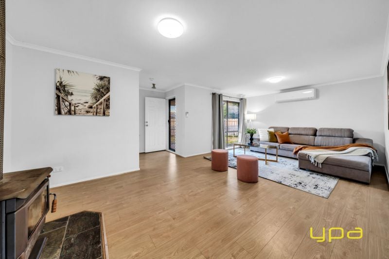 52 Willora Crescent Cranbourne West VIC, Cranbourne West - Thumbnail 2