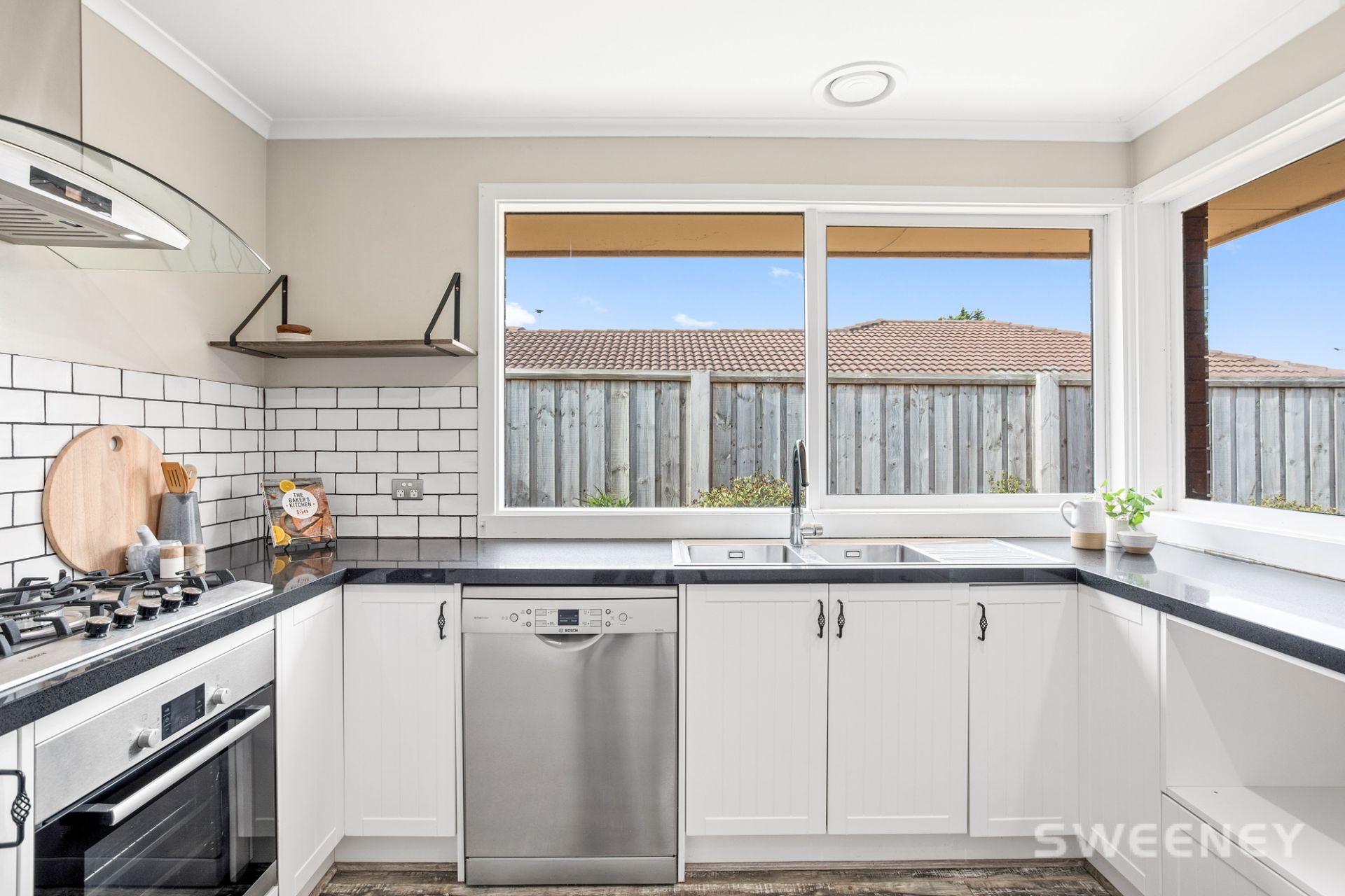 41 Hoddle Way, ALTONA MEADOWS Sweeney Estate Agents