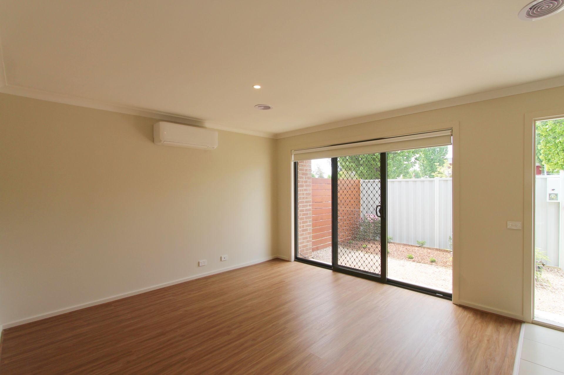 Immaculate Townhouse
