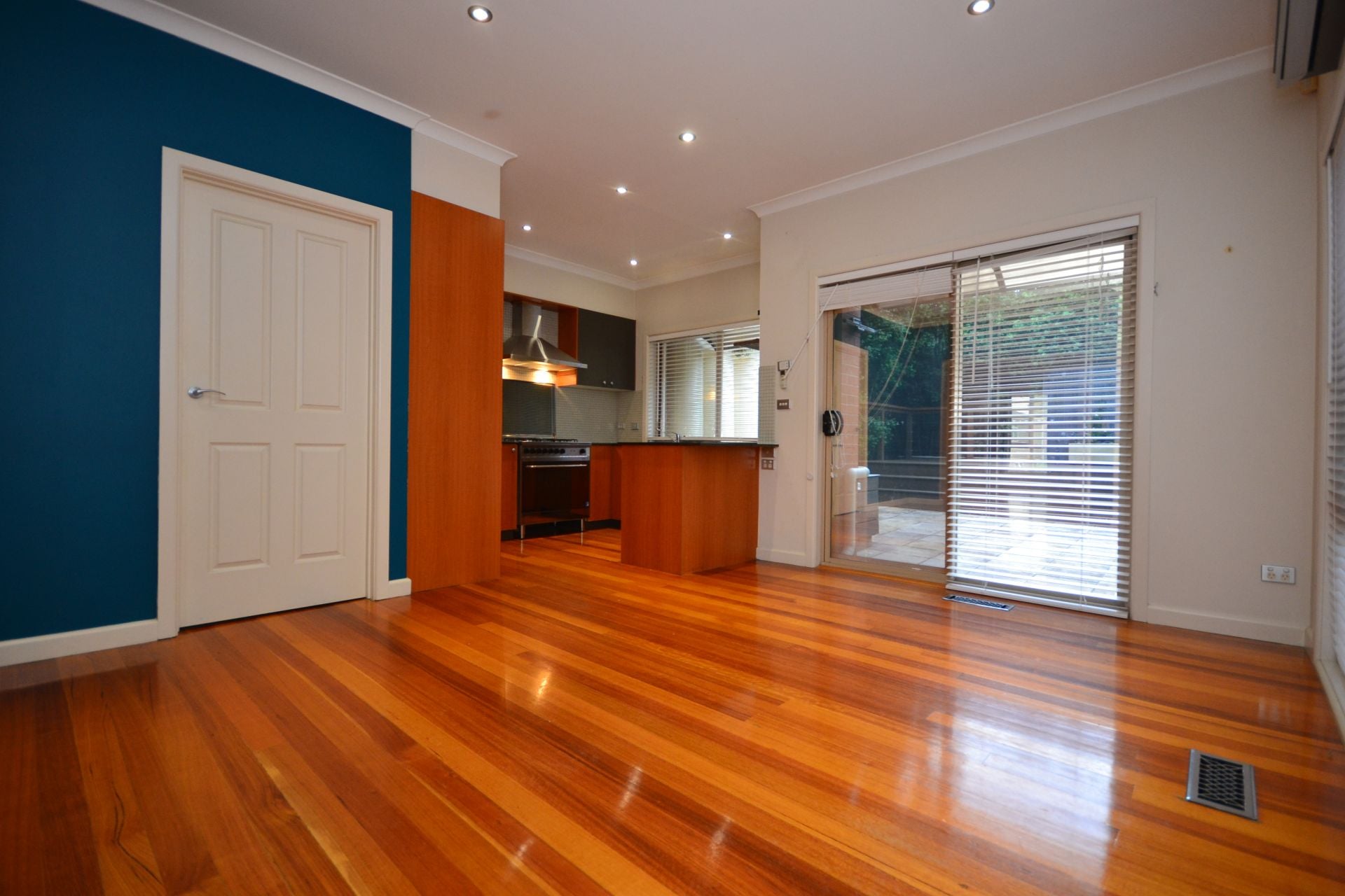 STYLISH MODERN LIVING