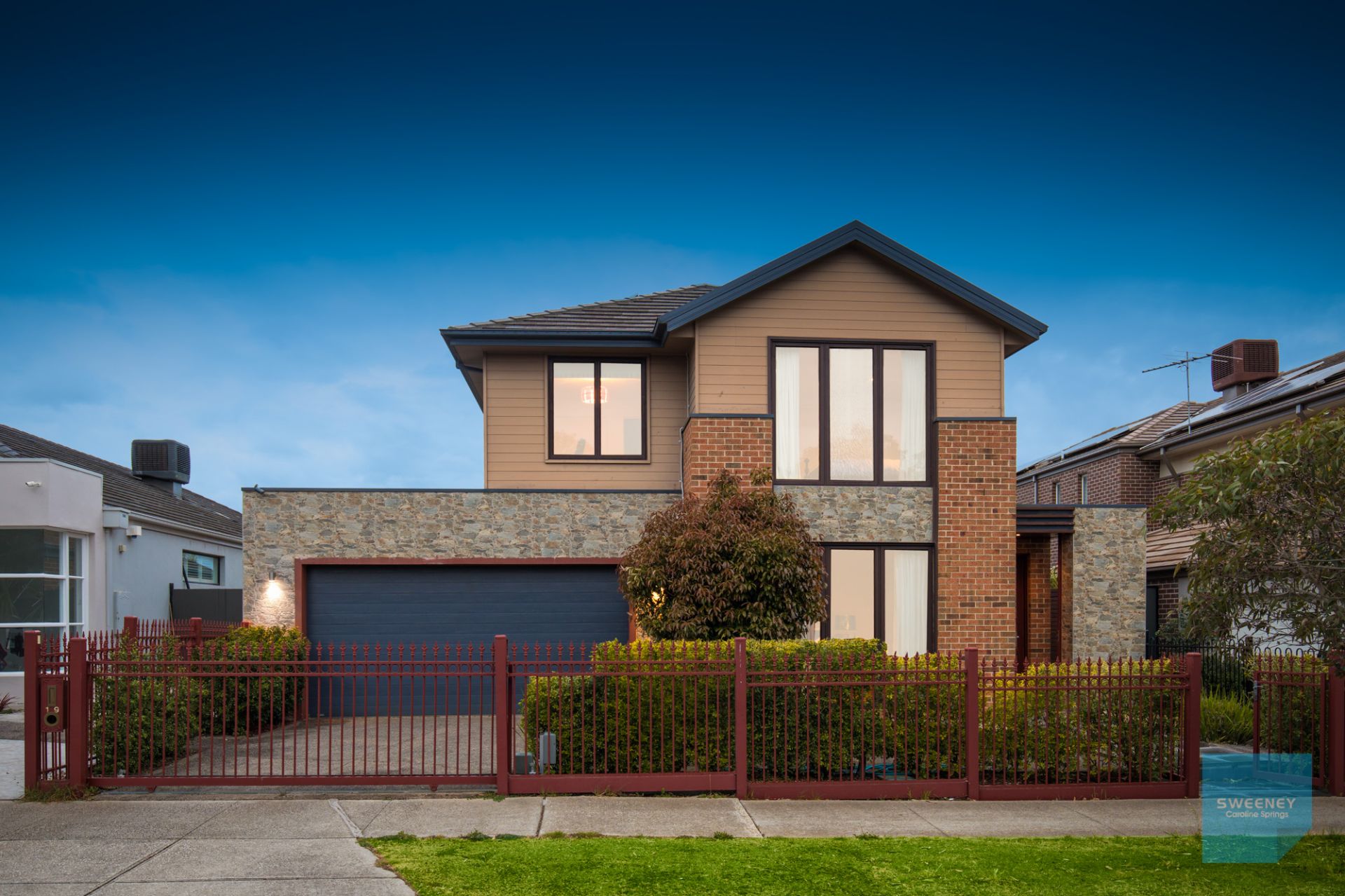 19 Woodward Way, Caroline Springs - Thumbnail 2