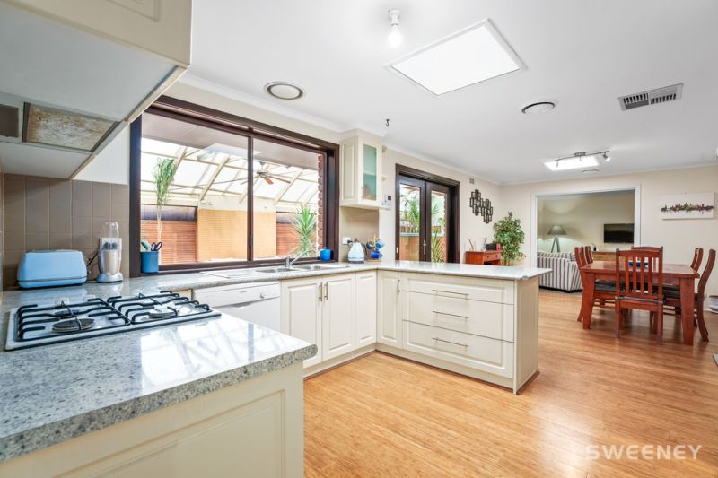 22 Polly Woodside Drive, Altona Meadows - Thumbnail 4