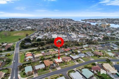 3
 
 
 
  
 
 
 2
 
 
 
  
 
 
 1
 
 
 
 
 
 
 
 40 Lyons Avenue, Miandetta TAS 7310, Miandetta - Thumbnail 3