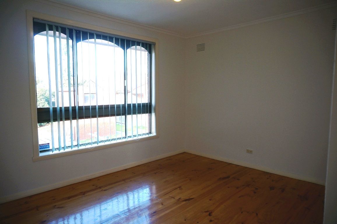 LOCATION, LOCATION, LOCATION!  *Insp Wed 15th Nov @ 4:25pm & Thu 16th Nov @ 4:30pm*