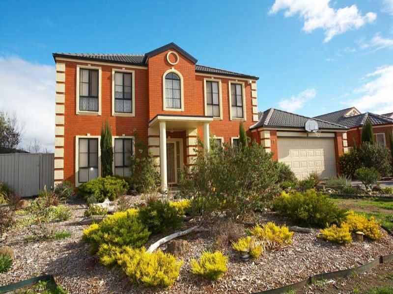 15 Netherton Place, Caroline Springs - Thumbnail 2