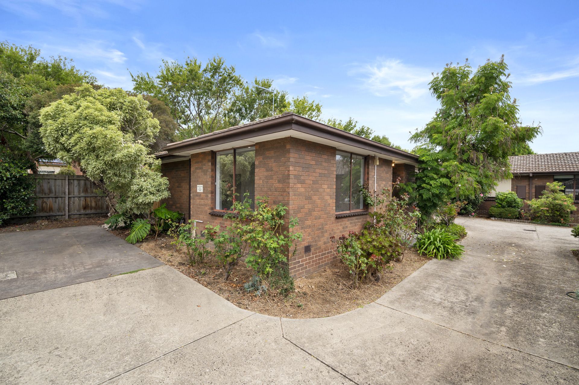 Renovated Unit in Ideal Locale