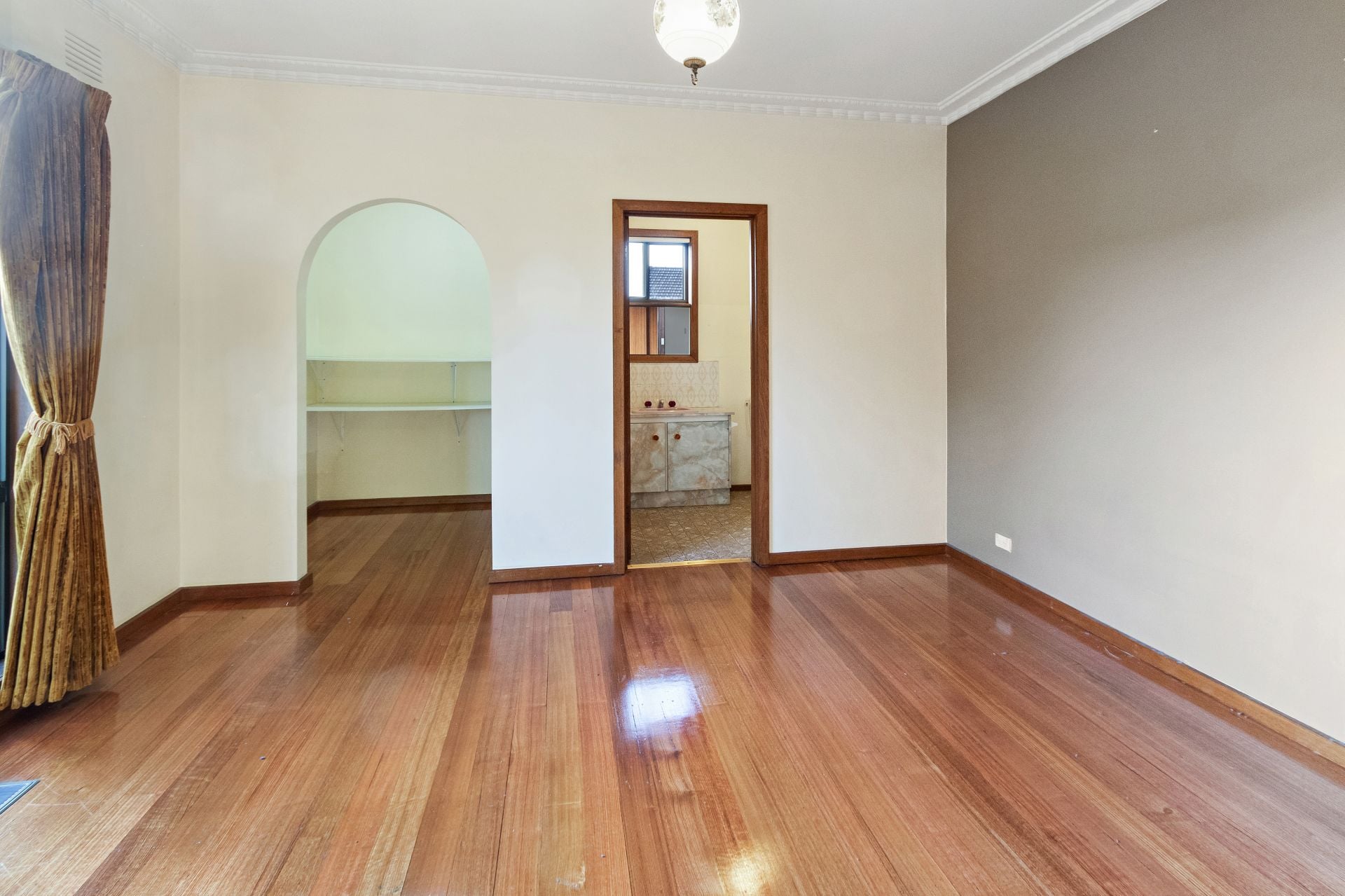 SPACIOUS FAMILY HOME!
